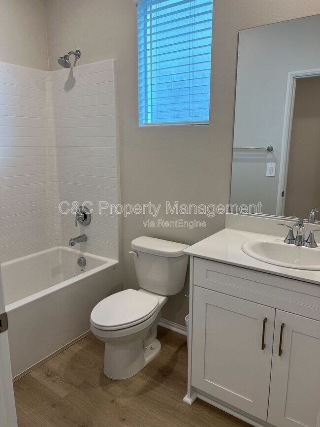 Building Photo - 2084 Mandarin Ln