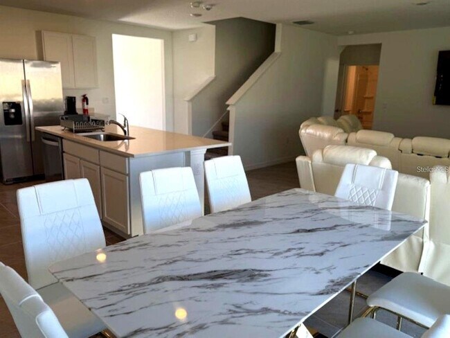 Building Photo - 3440 Ivy Holw Dr