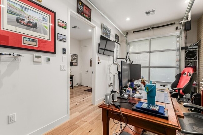 Building Photo - 16510 N 92nd St