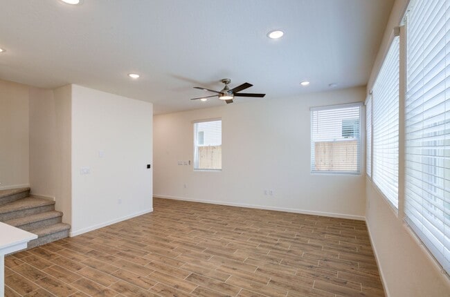 Building Photo - 1498 Vintage Ln