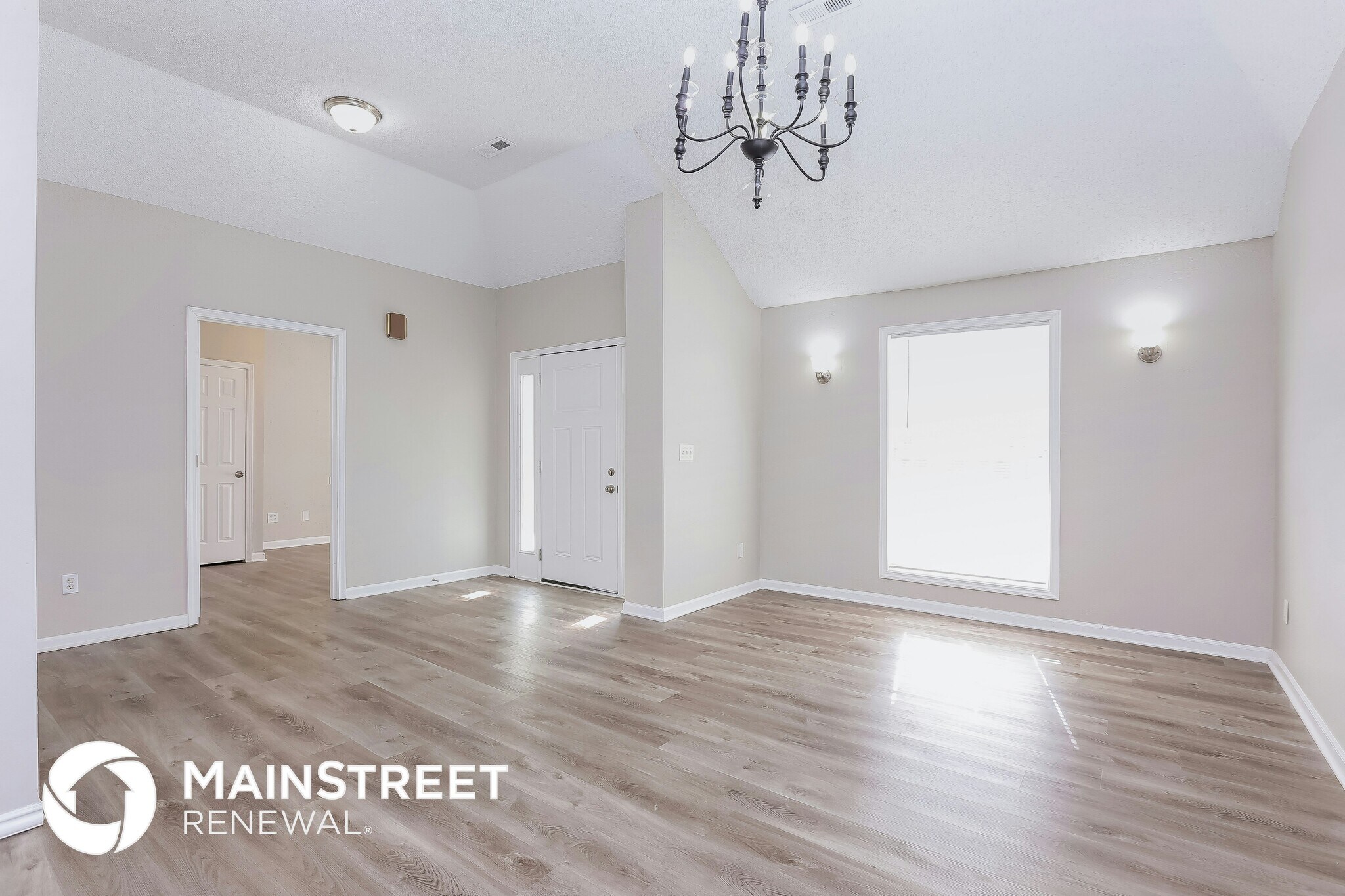 Building Photo - 204 W 24th St