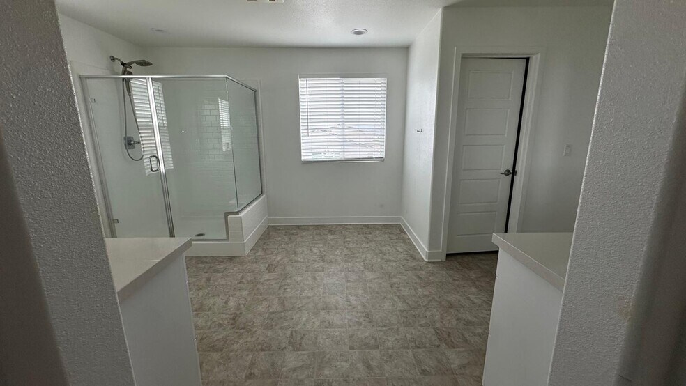 Building Photo - 24814 Woodley Cir