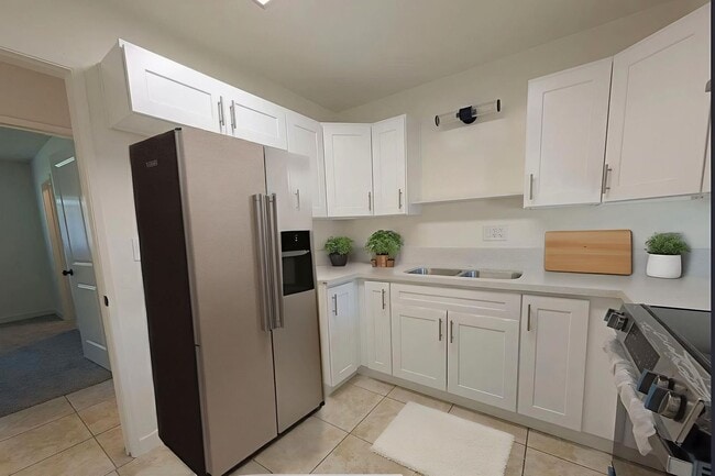 Building Photo - Newly Updated Spacious home avalible now!!!!