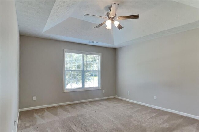 Building Photo - 2048 Glen Hope Trace