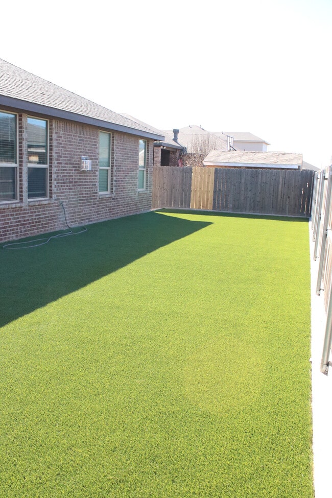 Building Photo - 6814 Colony Rd