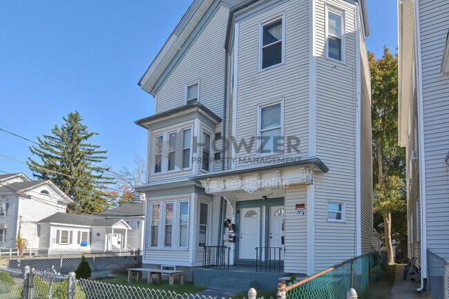 Building Photo - 14 Chester Ave