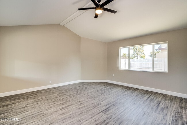 Building Photo - 211 S Doran