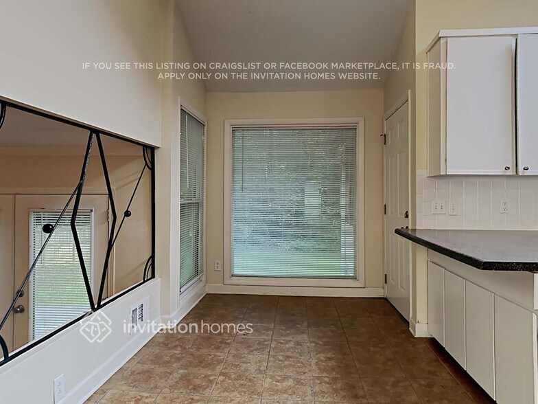 Building Photo - 1144 Aurora Ct
