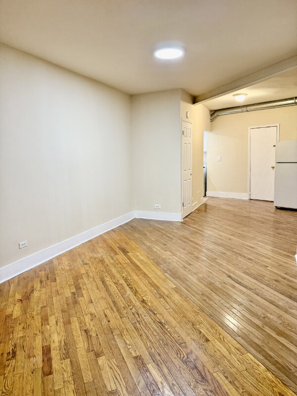 Building Photo - 5031 N Harding Ave