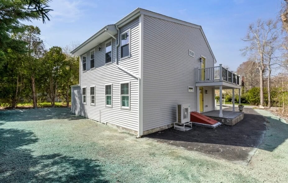 Building Photo - 46 Stoneledge Rd