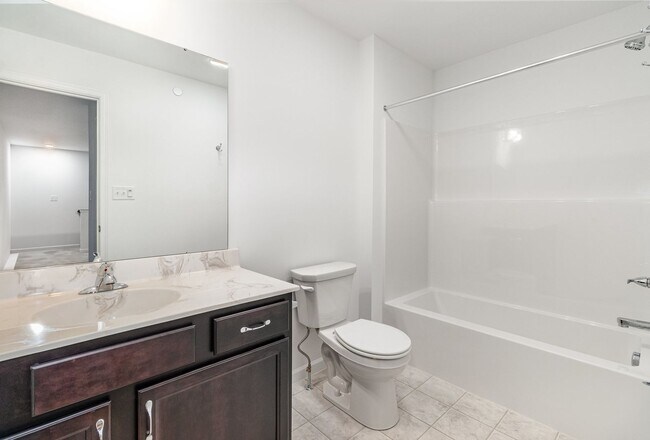 Building Photo - 7870 Briarwood Dr