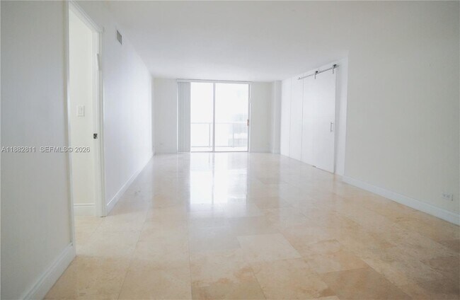Building Photo - 6039 Collins Ave