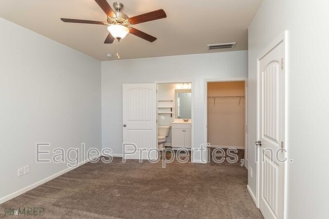 Building Photo - 207 Timberline Oak Dr