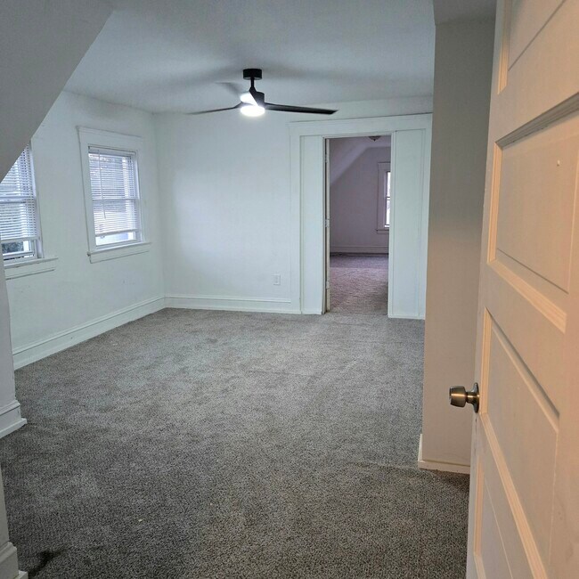 Building Photo - 1443 W 85th St