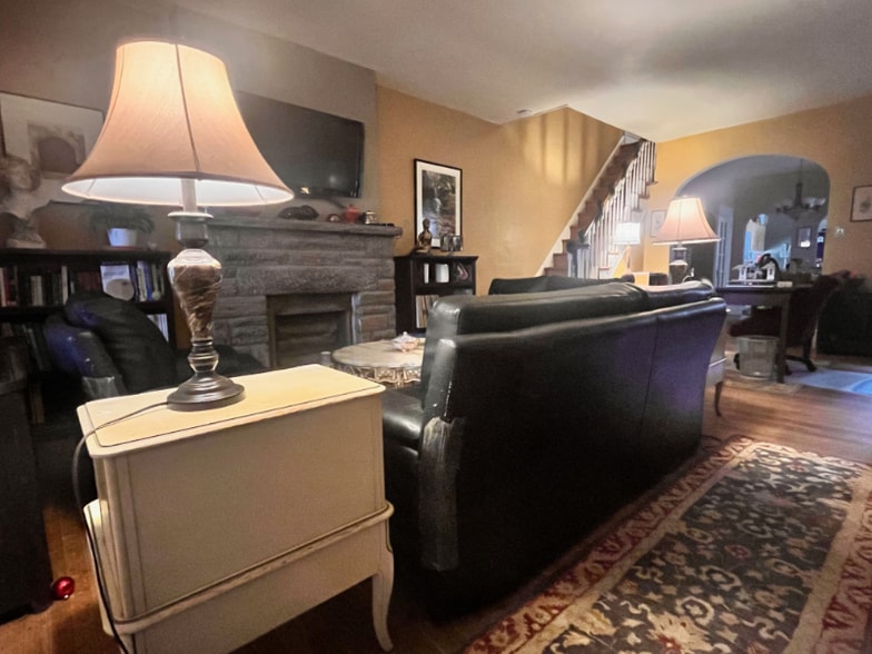 Building Photo - 1800 E St