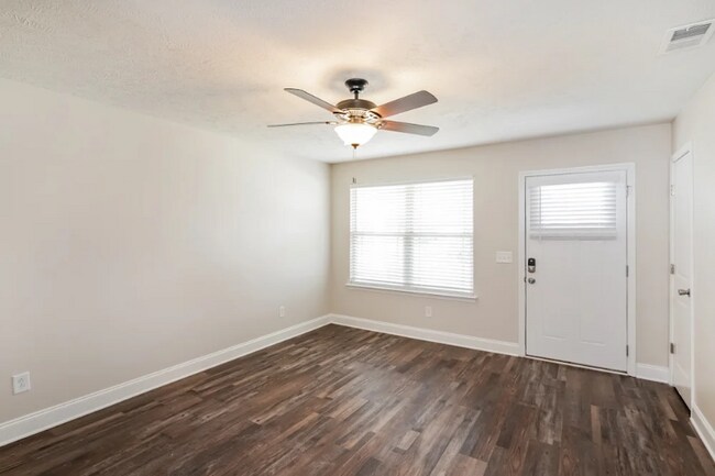Building Photo - 1073 Berra Dr