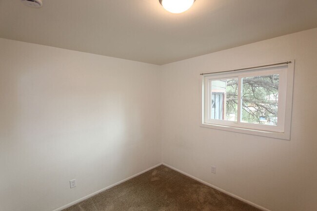 Building Photo - 1612 N San Francisco St