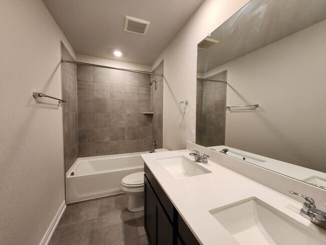 Building Photo - Large 4 Bedroom House in Meyers Landing / Fridge Included / Cute Front Porch / Yard/ CISD