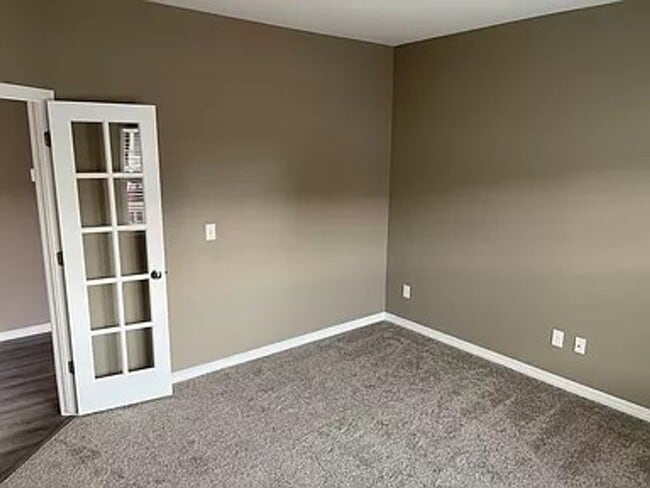 Building Photo - Gorgeous 4-Bed Home in Enclaves at Mountain Vista (D49)