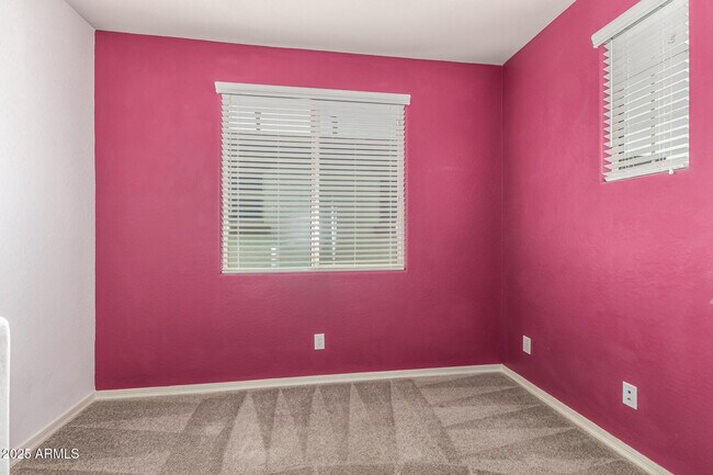 Building Photo - 5427 S Canyon Rim