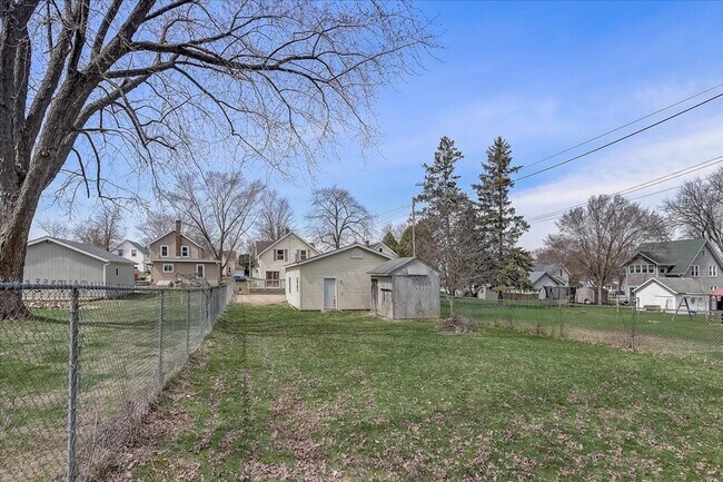 Building Photo - 4Bed/2Bath - Home For Rent in Fort Atkinson