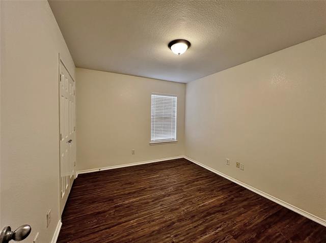 Building Photo - 620 Brookbank Dr