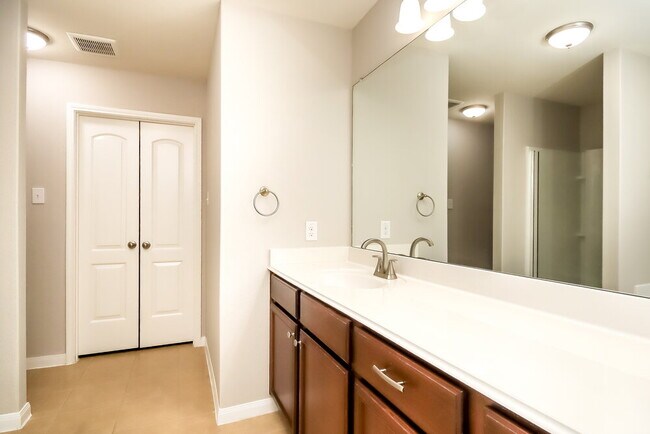 Building Photo - 12066 Quartersawn Ln