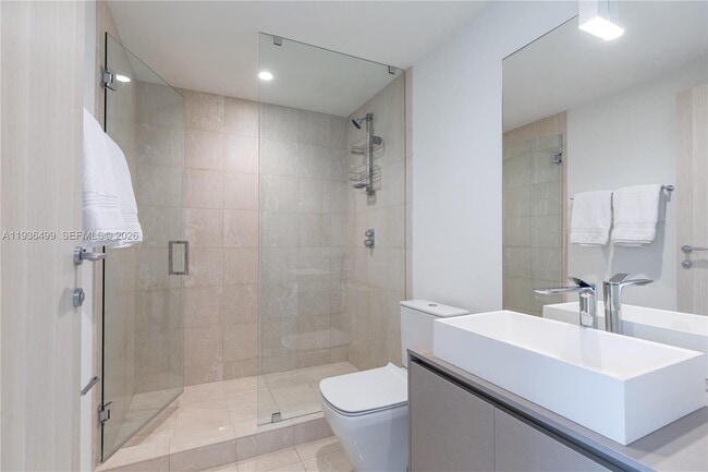 Building Photo - 1000 Brickell Plaza