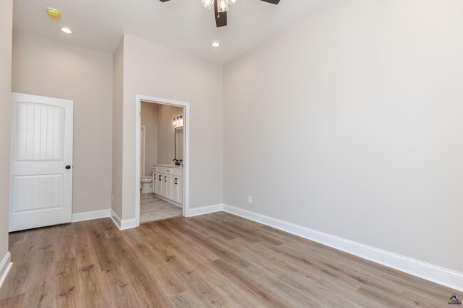 Building Photo - 1013 Northside Dr