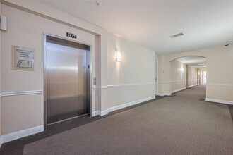 Building Photo - 7575 Kirby Dr