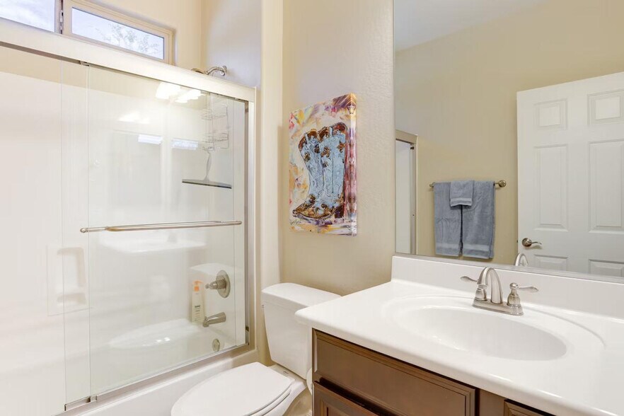 Building Photo - 17932 W Glenhaven Dr