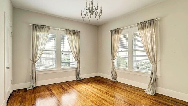 Building Photo - 2220 Avalon Pl