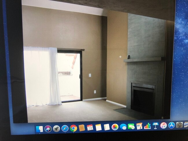 Living room and balco - 8308 Regents Rd