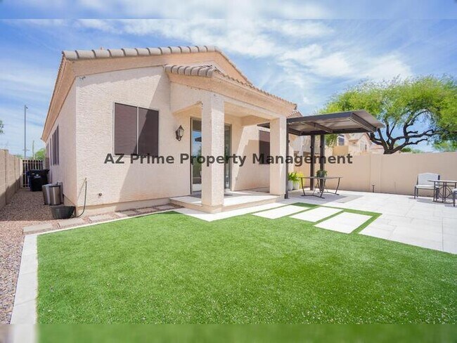 Building Photo - 5039 E Lucia Dr