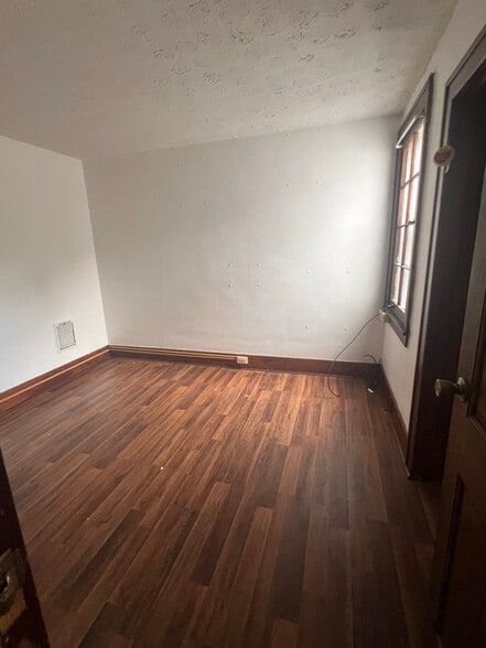 Building Photo - 806 N 3rd St