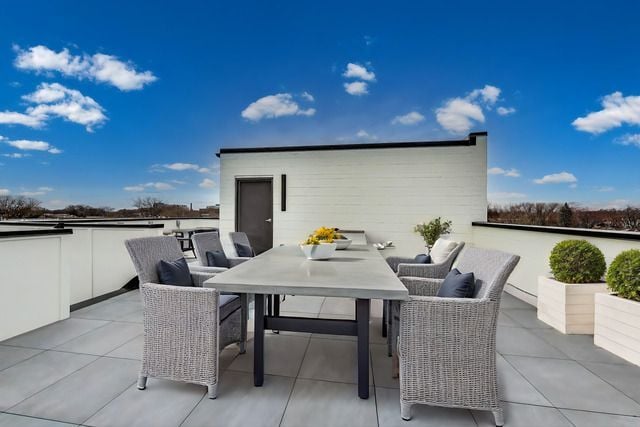 Building Photo - 5015 N Lincoln Ave