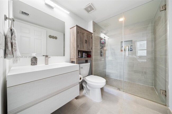 Building Photo - 1155 Brickell Bay Dr