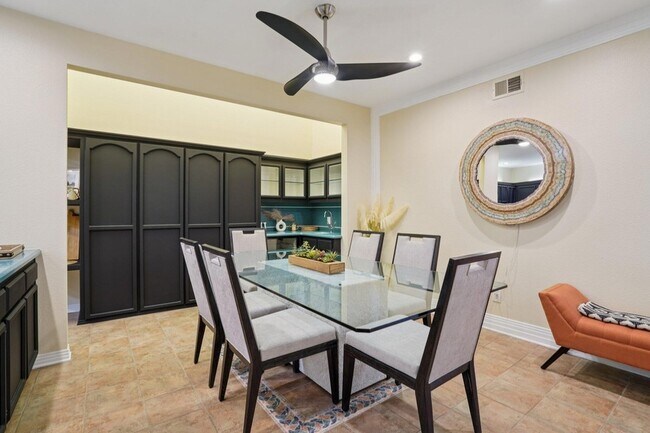 Building Photo - 29 Lakeshore Dr