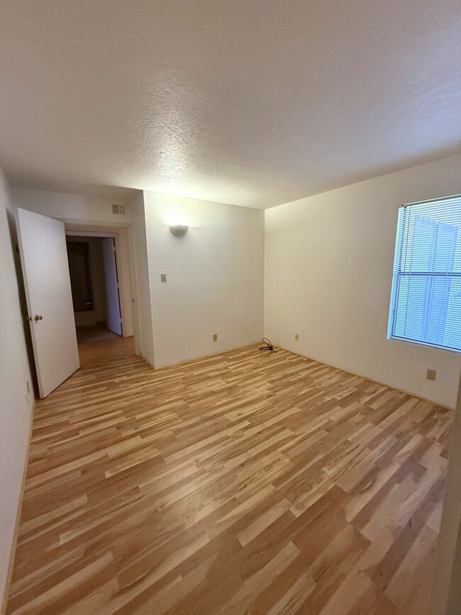 Building Photo - The Reserve Compound - Ground Level 2 bedroom, 2 bath - Close to Pool/Gym area