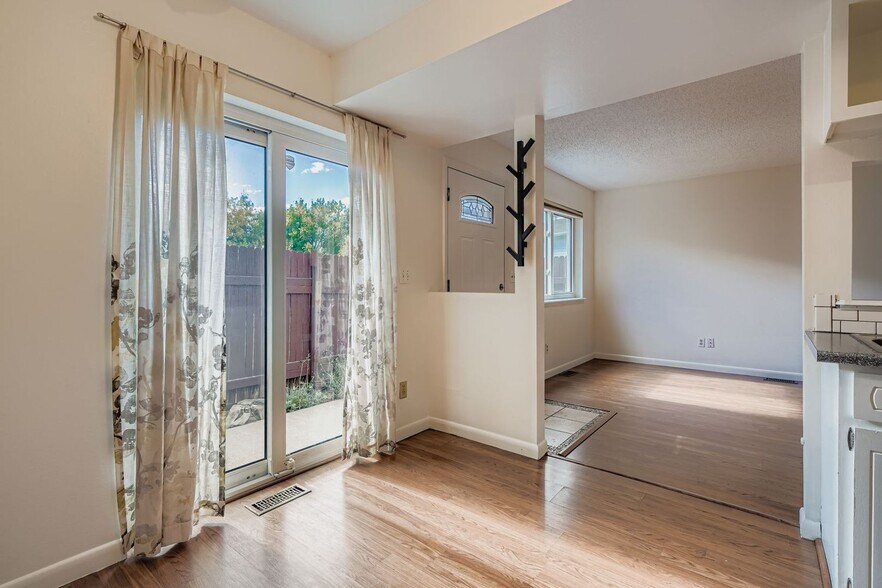 Building Photo - 3747 Talisman Pl