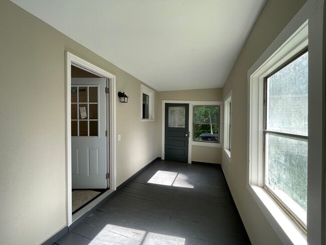 Building Photo - 812 42nd St