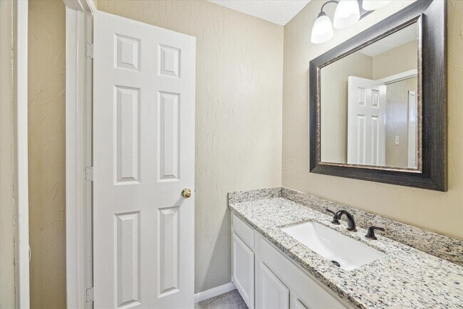 Building Photo - 12714 Orchard Hollow Way