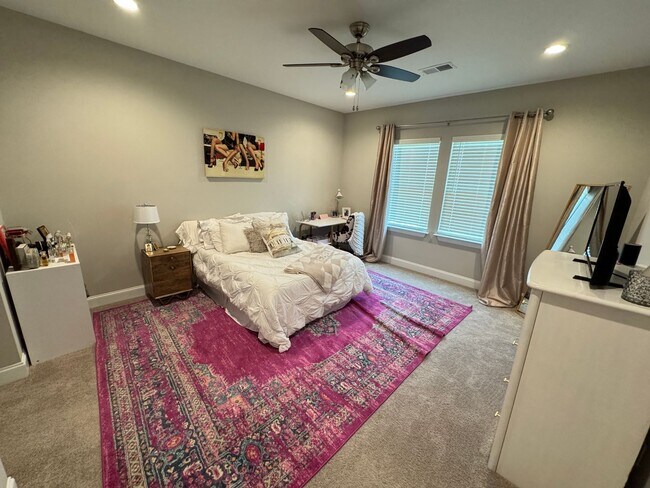 Building Photo - 3BR/3.5BA For Rent