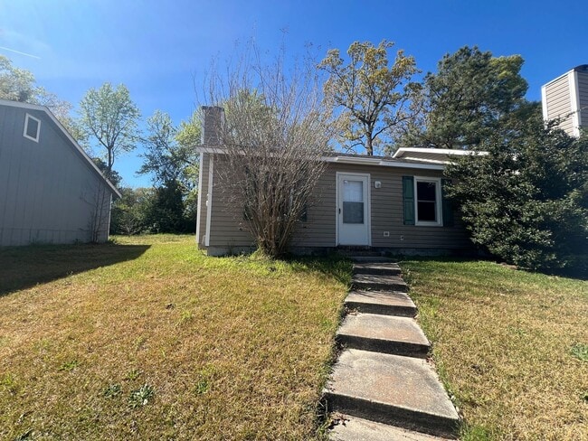 Building Photo - 109 Hickory Grove Dr