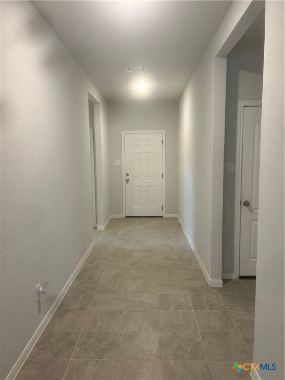 Building Photo - 631 Friar Tuck Dr