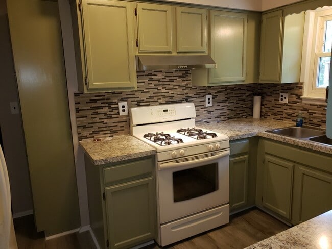 Building Photo - 24694 Creekside Dr