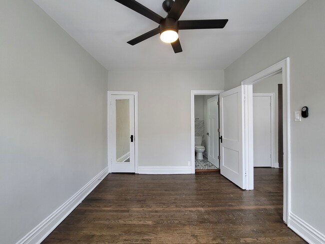 Building Photo - 641 W Roscoe St