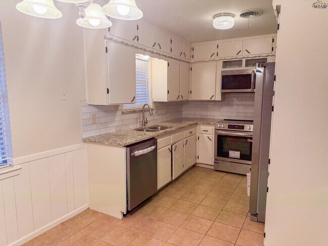 Building Photo - 5011 Rock Point St