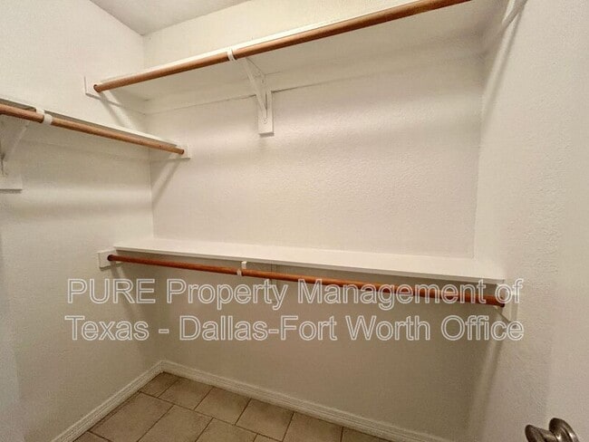 Building Photo - 208 W Franklin Ave