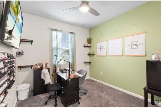 Building Photo - Four bedroom Two bath - Winter Haven